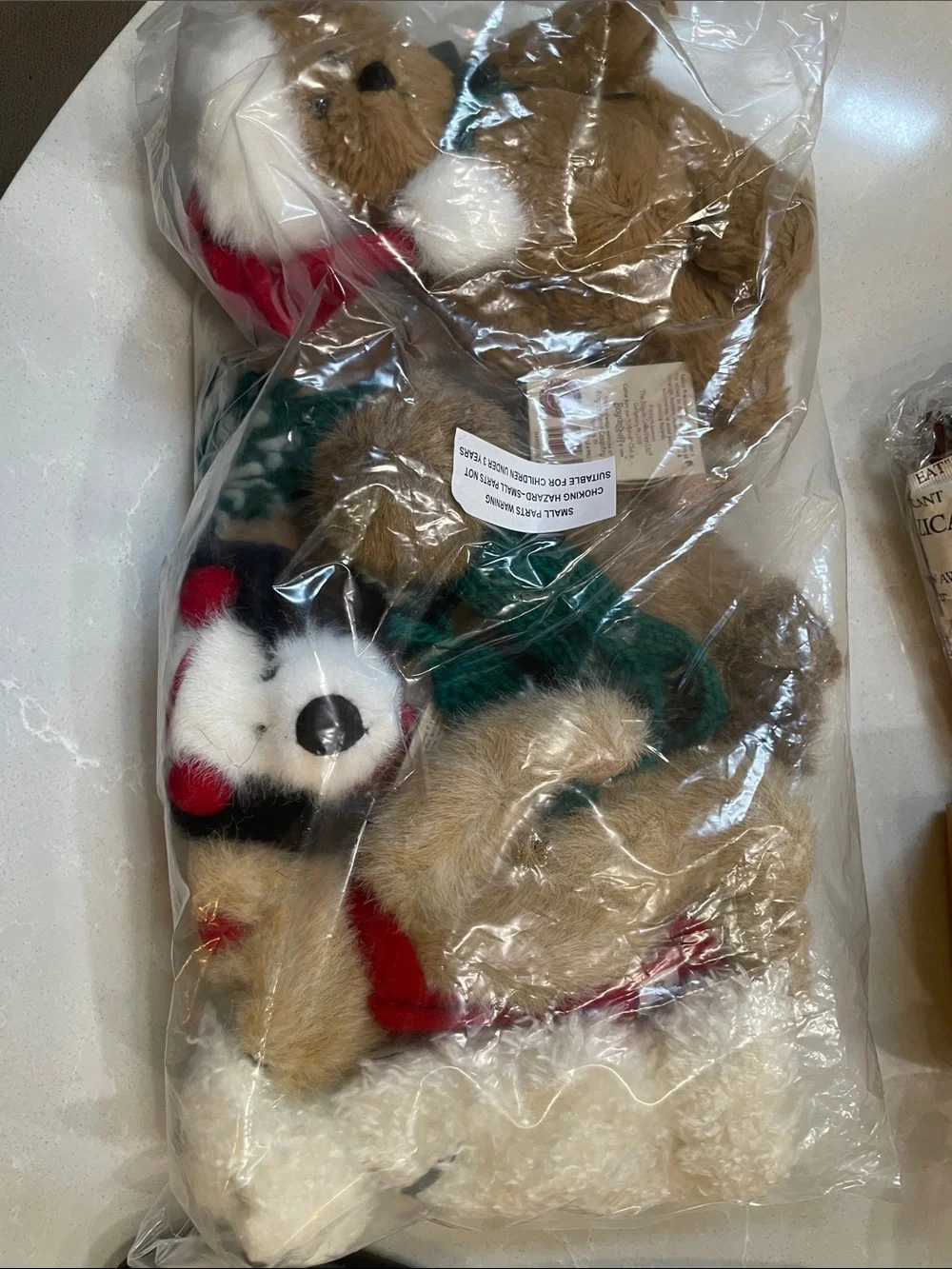 Boyd Bears The Head Bean Holiday Collection with Gifts and Gift Bags
